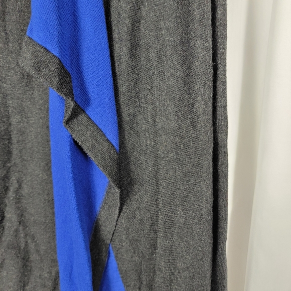 Color Block Sweater - Picture 4 of 4